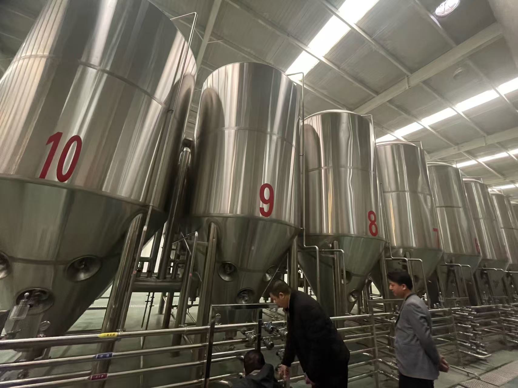 平江精酿啤酒设备厂—平面布置、设备设计、制造、调试、培训等一条龙服务